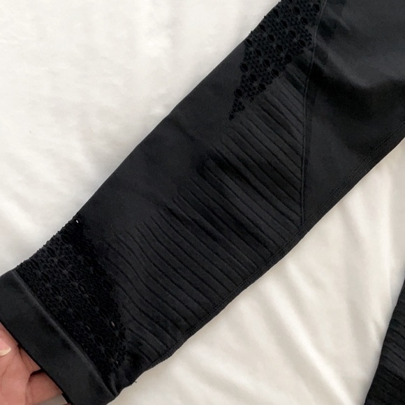 GYMSHARK ENERGY+ SEAMLESS CROPPED LEGGINGS- SMALL - Picture 8 of 8